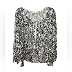 EUC Max Studio Black and White Flowy Top Size 3X